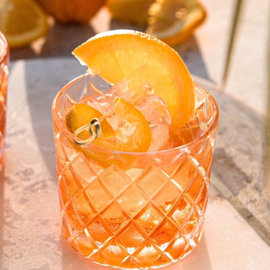 The Juiciest Mocktails and Cocktails Perfect for Summer