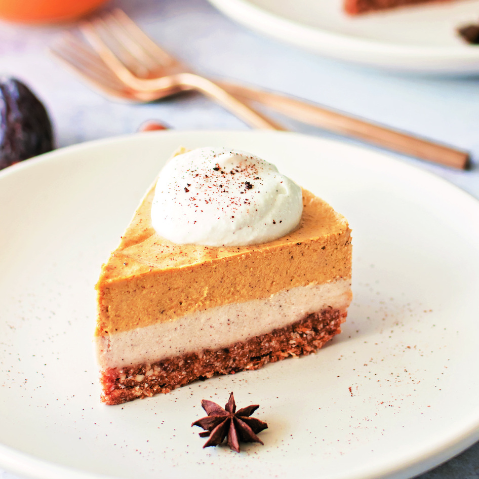 Easy, Vegan No-Bake Pumpkin Cream Cheesecake
